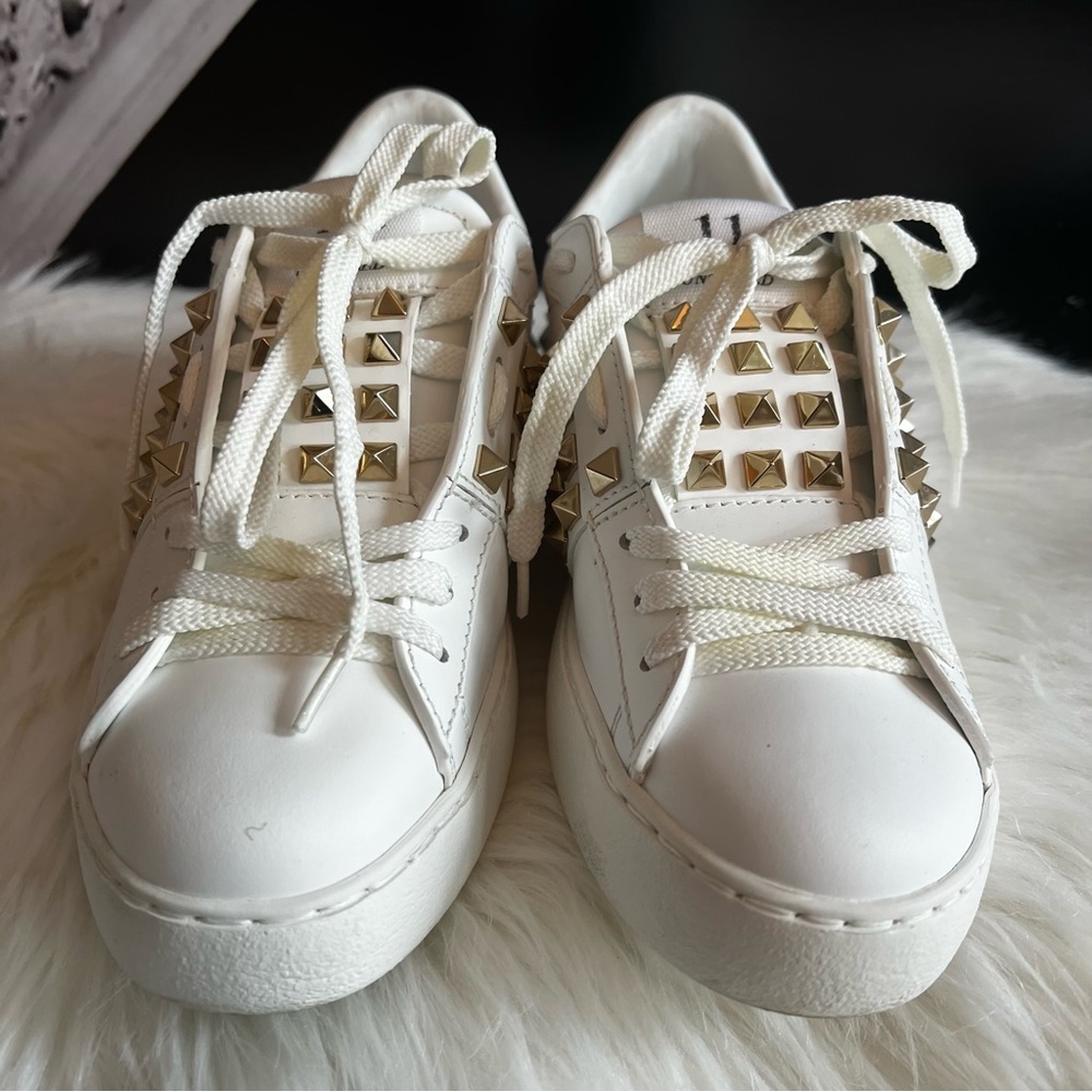 VALENTINO GARAVANI- Rockstud Sneakers
